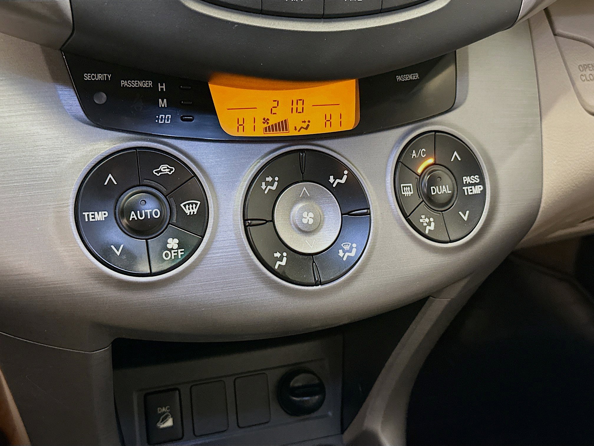Used 2007 Toyota RAV4 Limited AWD/4WD image 22