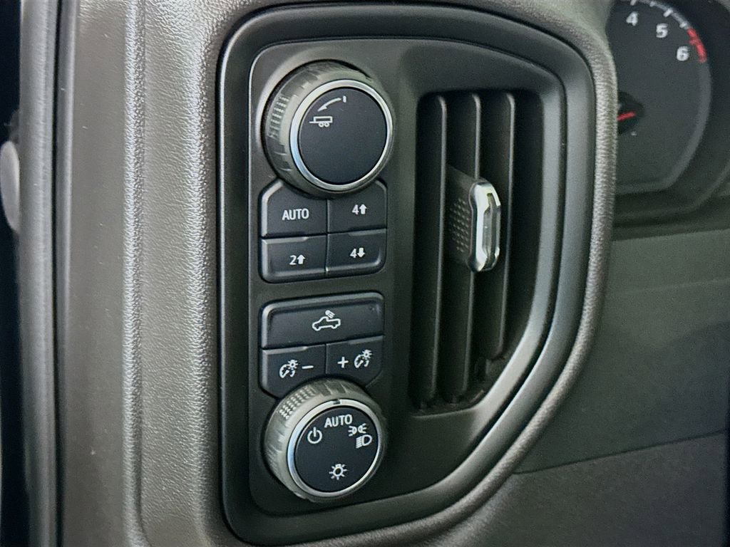 Used 2024 Chevrolet Silverado 1500 Custom Trail Boss w/ Midnight Edition AWD/4WD image 18