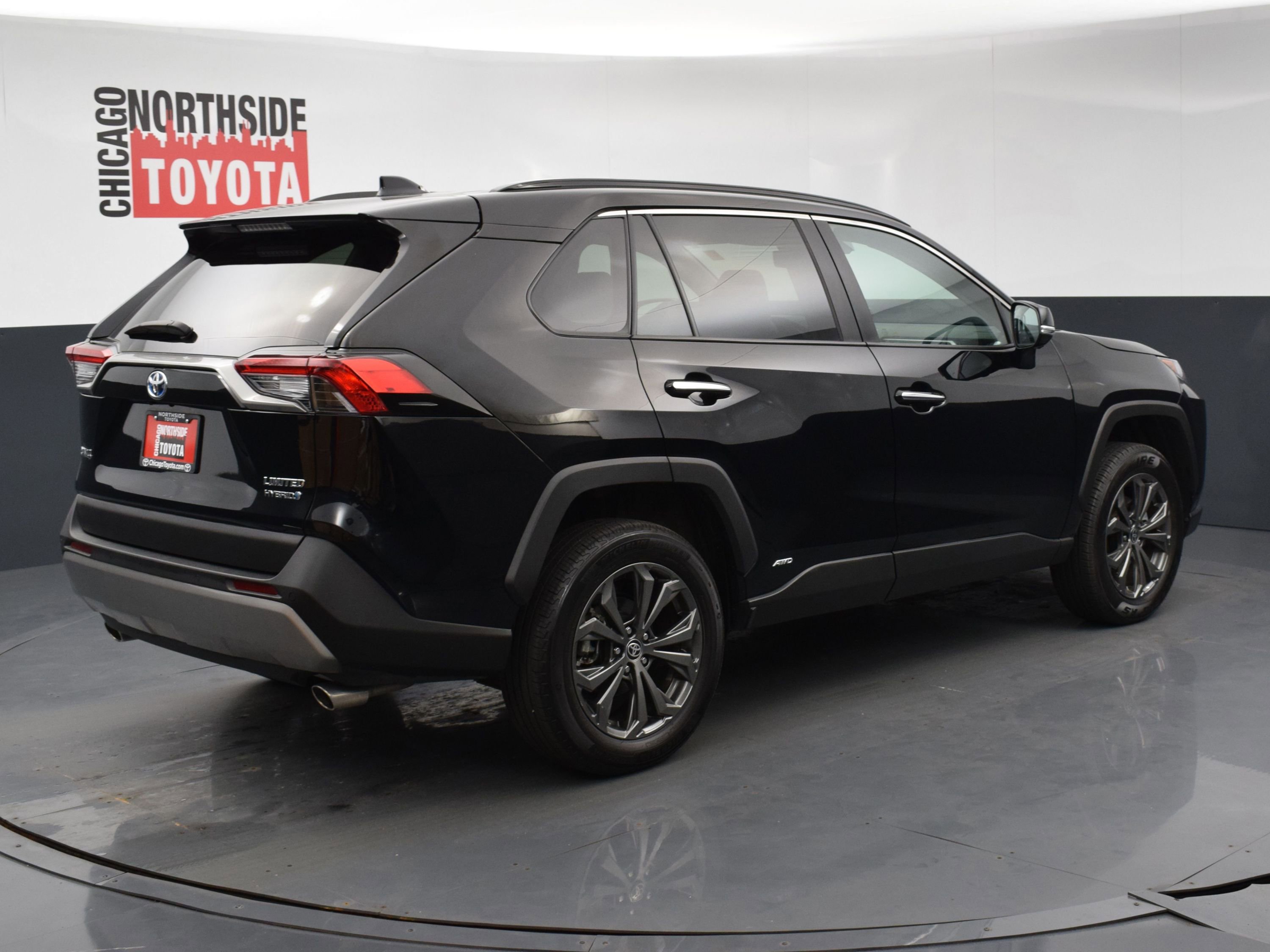Used 2024 Toyota RAV4 Limited w/ Advanced Technology Package AWD/4WD image 4