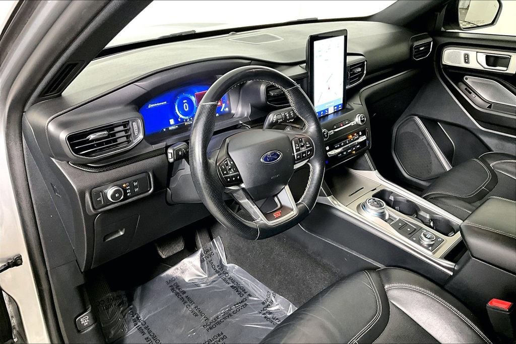 Used 2020 Ford Explorer ST w/ ST Street Pack image 13