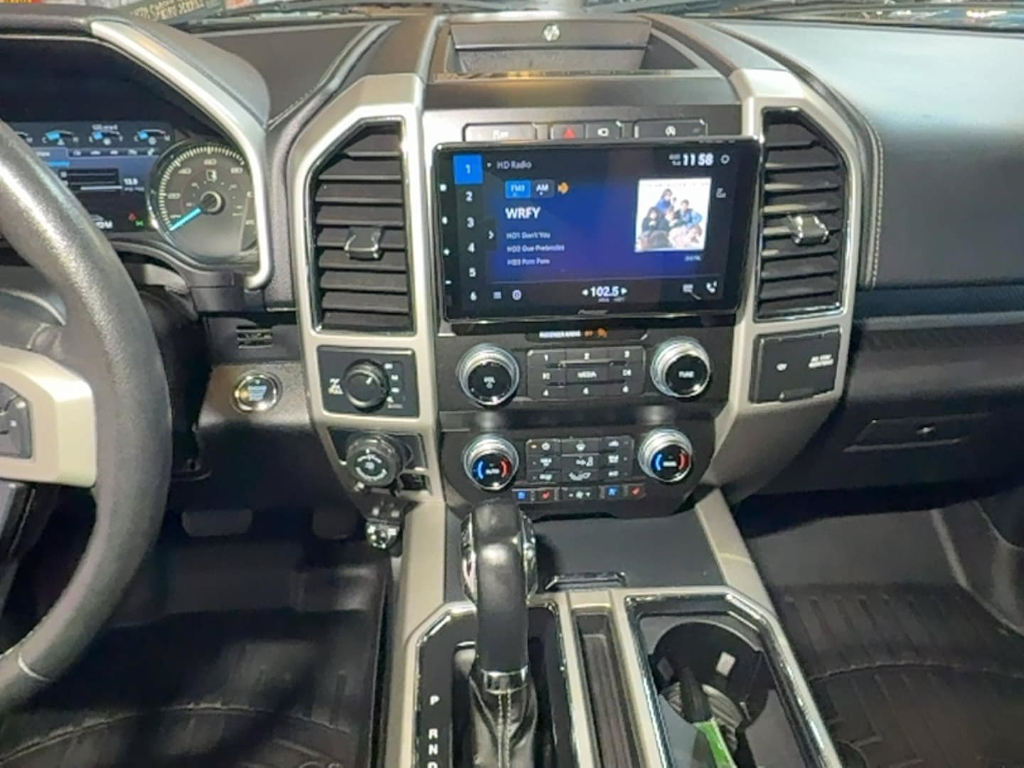 Used 2020 Ford F150 Lariat w/ Equipment Group 502A Luxury AWD/4WD image 16