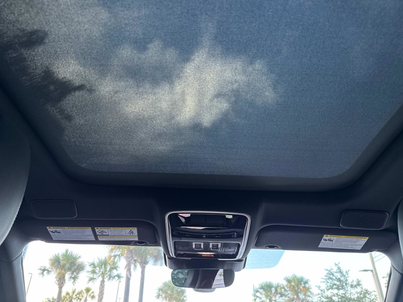 New 2026 Land Rover Range Rover Velar Dynamic SE image 18