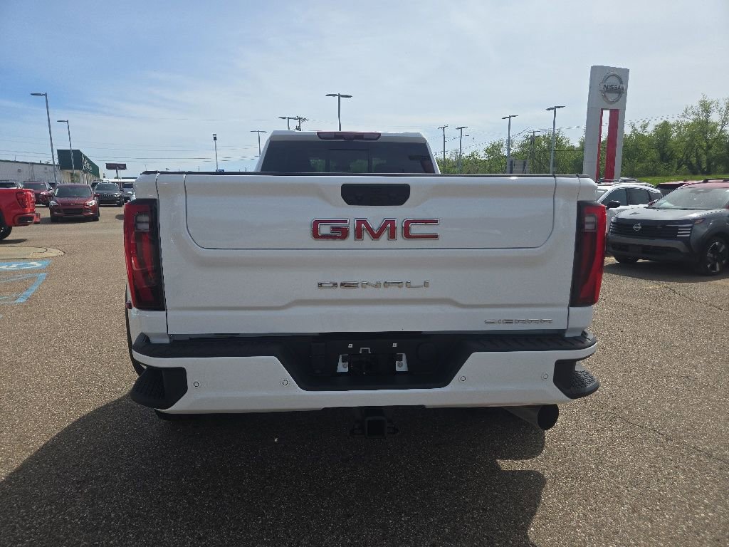 Used 2025 GMC Sierra 3500 Denali w/ Denali Reserve Package AWD/4WD image 6