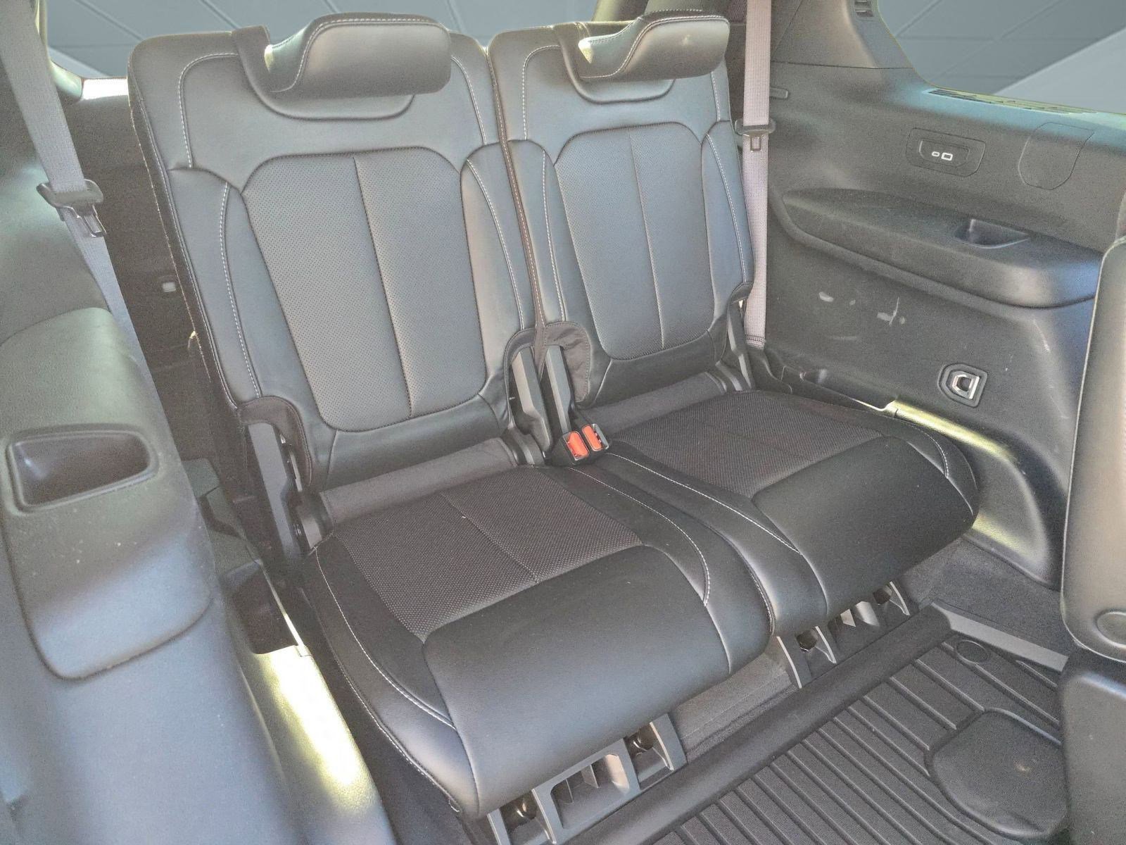 Used 2025 Jeep Grand Cherokee L Limited w/ Luxury Tech Group II image 29