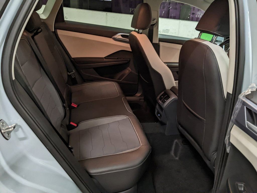 New 2026 Volkswagen Taos SE image 24