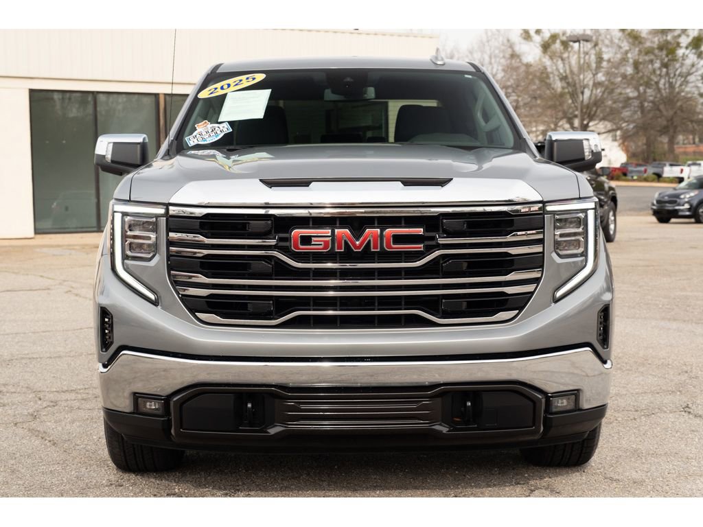 Used 2025 GMC Sierra 1500 SLT image 2