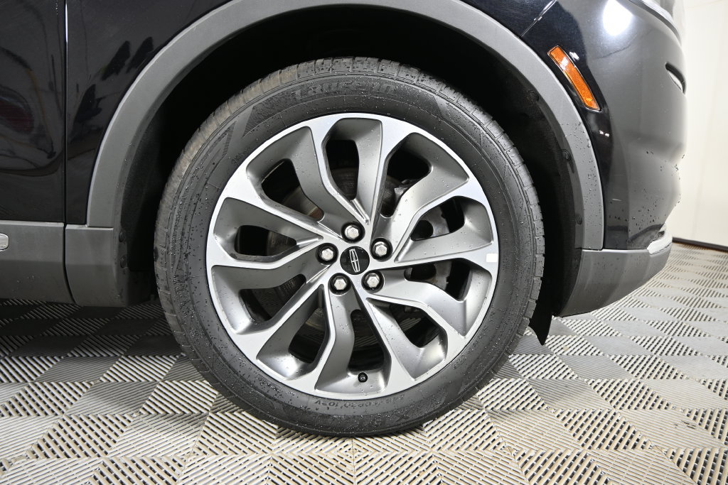 Used 2023 Lincoln Nautilus Reserve AWD/4WD image 11