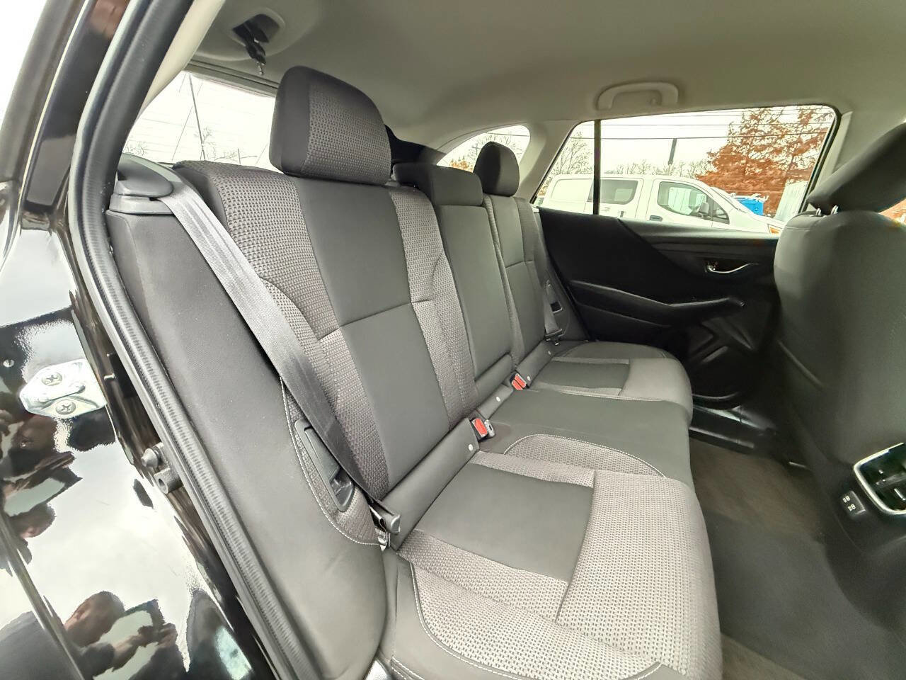 Used 2022 Subaru Outback Premium image 9