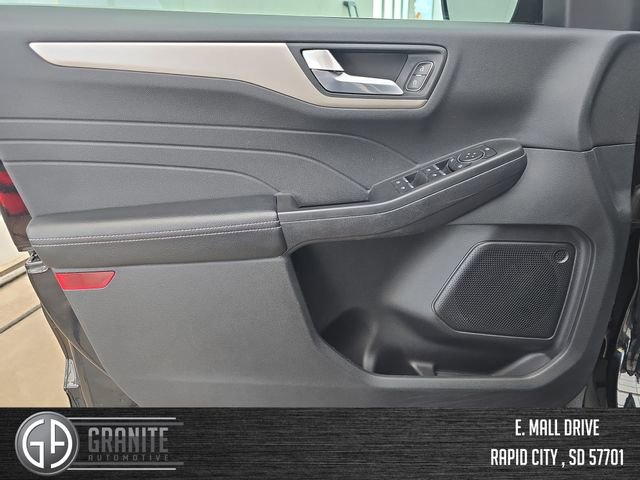 Used 2022 Ford Escape SEL w/ Equipment Group 302A image 10