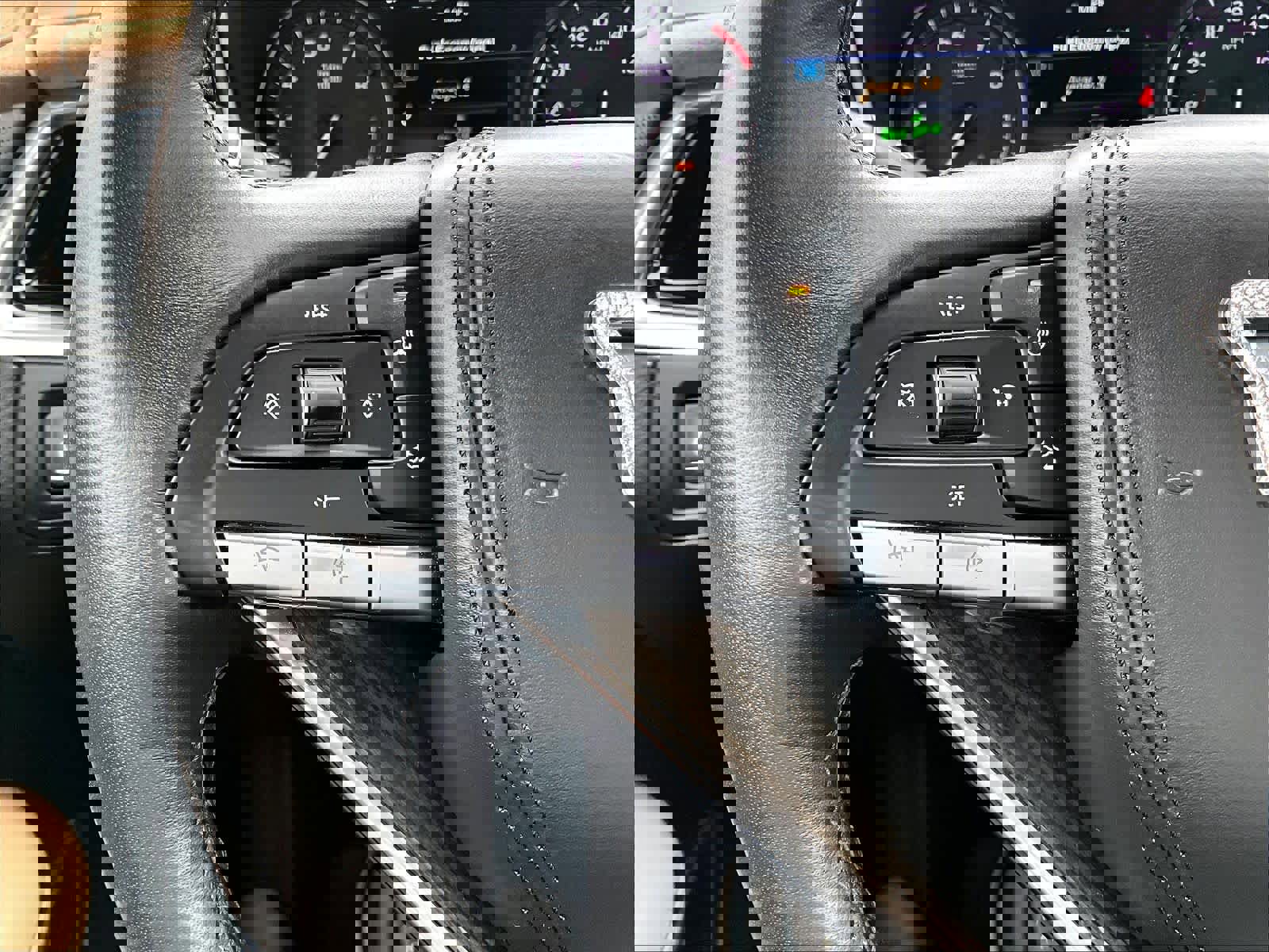 Used 2023 Cadillac XT6 Premium Luxury w/ Platinum Package image 24