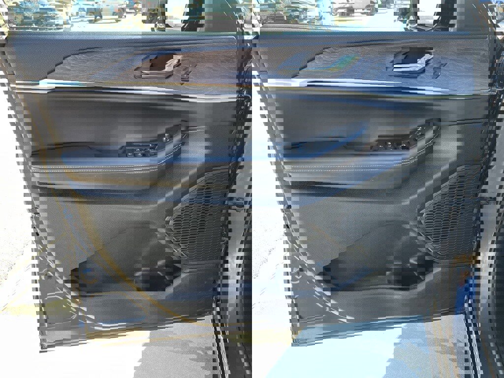 Used 2025 Jeep Grand Cherokee Limited image 5