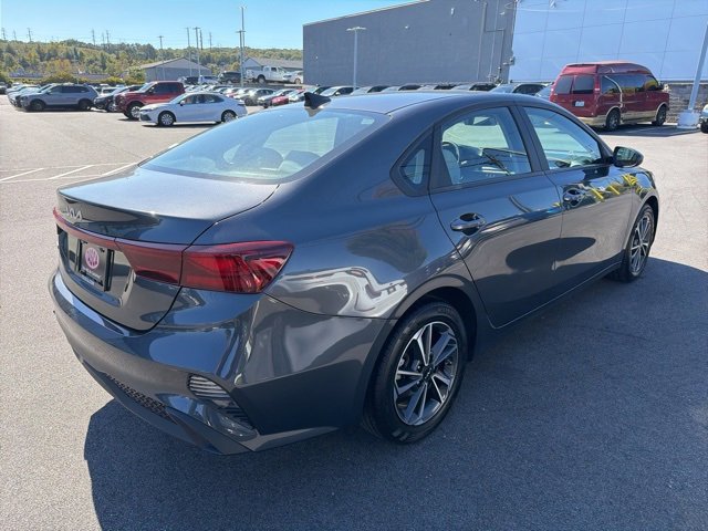 Used 2023 Kia Forte LXS image 3