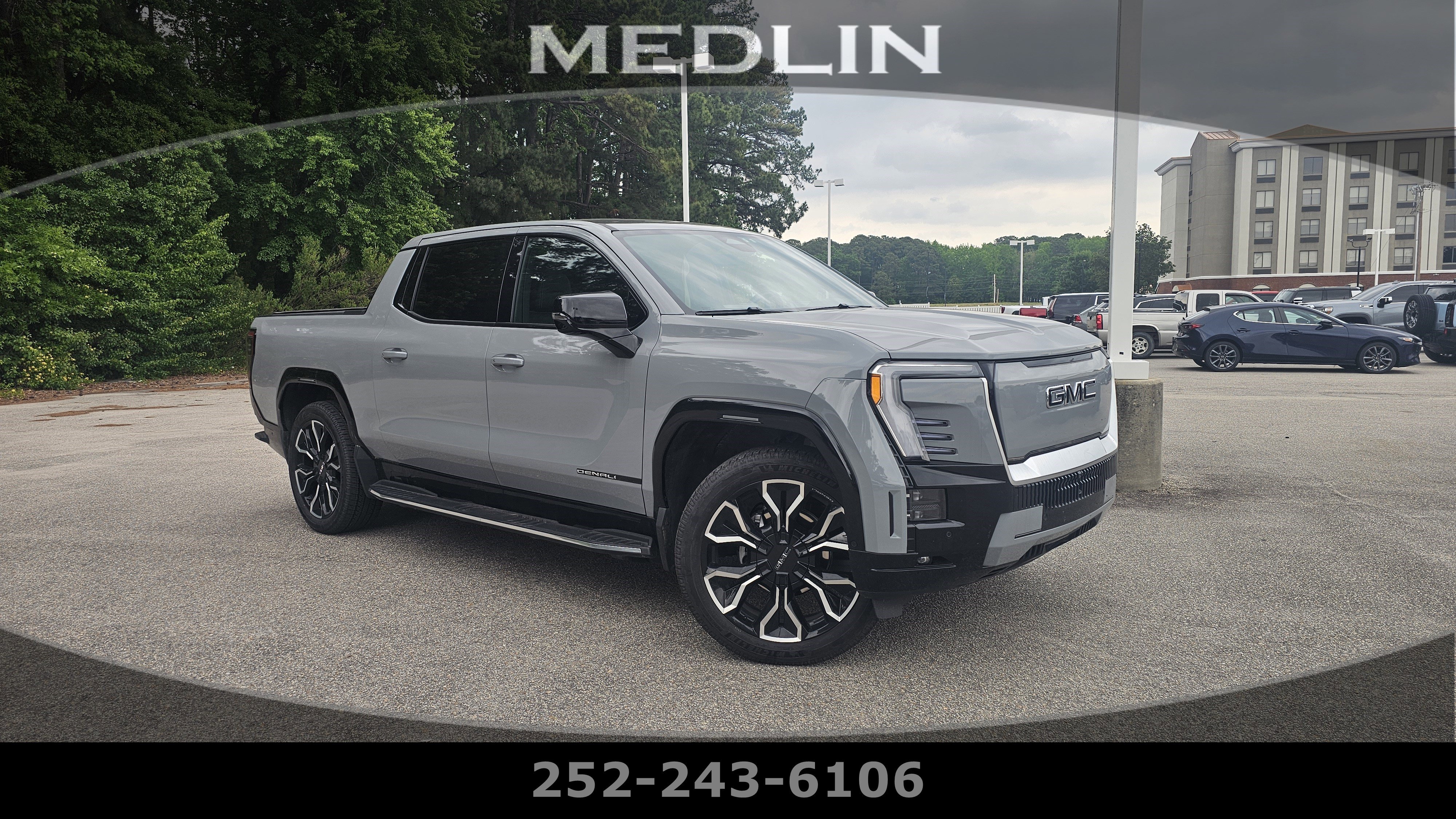 Used 2024 GMC Sierra EV Denali AWD/4WD image 1