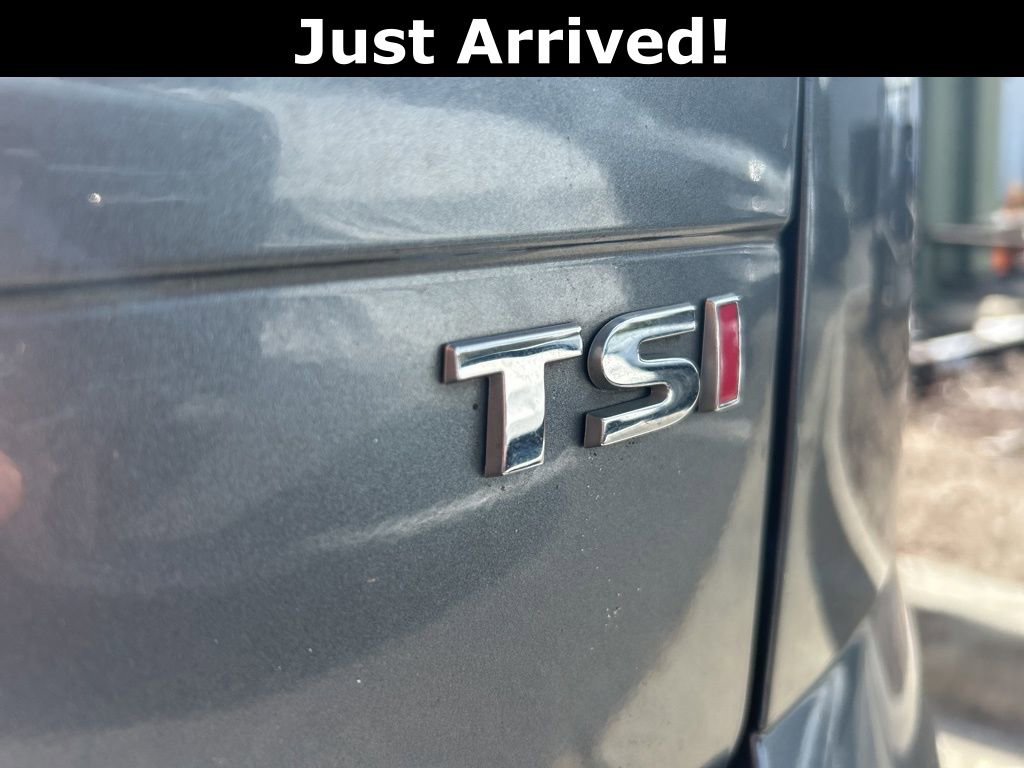 Used 2017 Volkswagen Golf S image 6