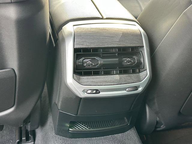 Certified 2023 BMW 760i xDrive w/ Executive Package image 21