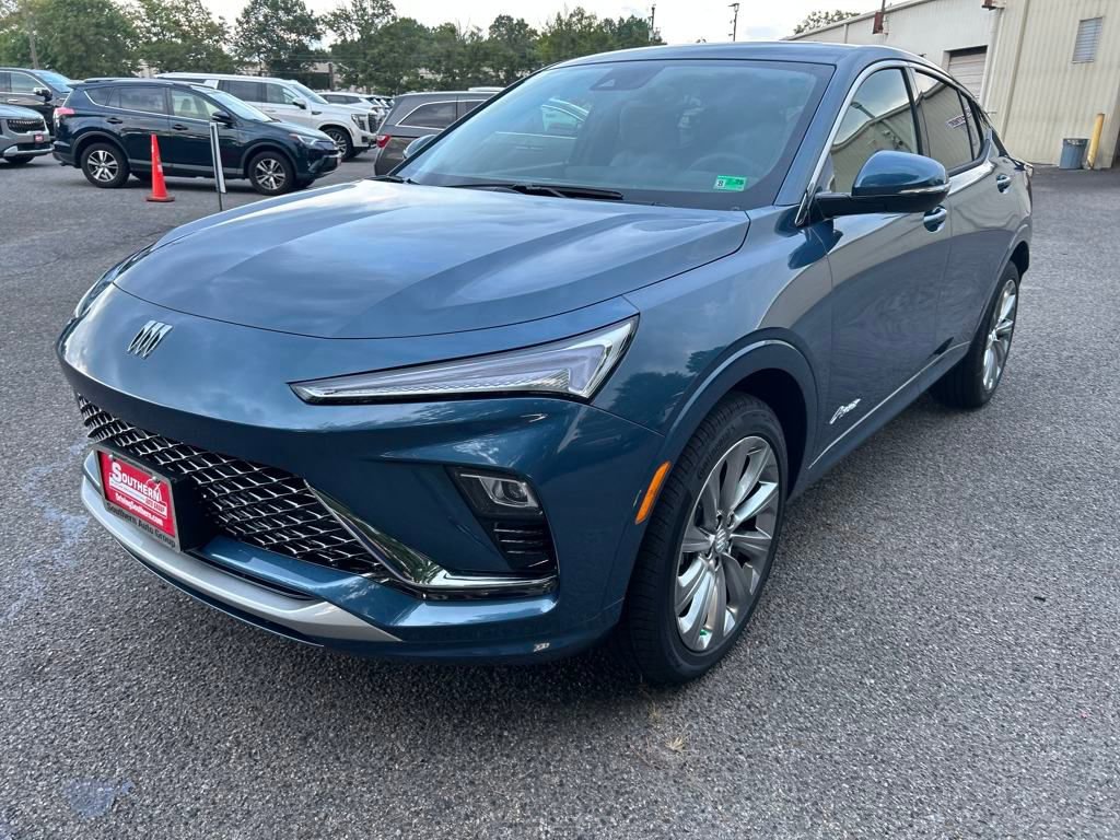 New 2025 Buick Envista Avenir image 2