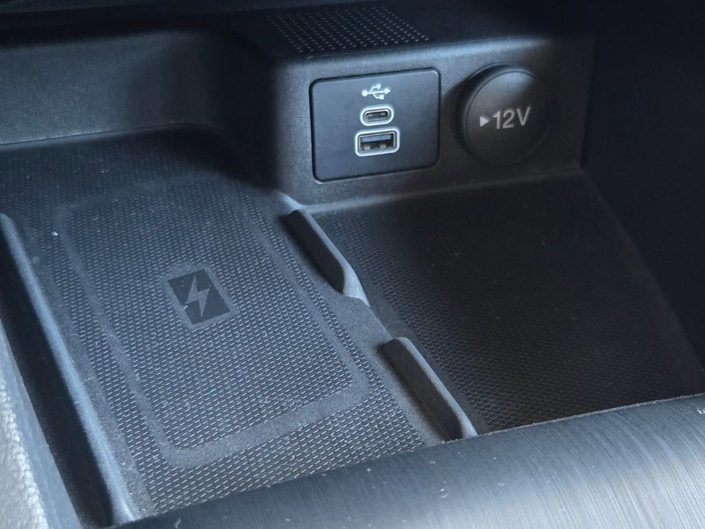 Used 2025 Ford Escape Platinum image 10