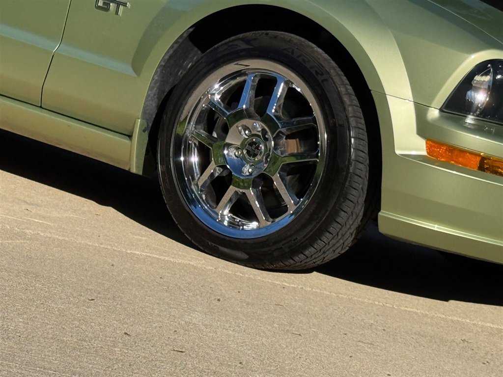 Used 2006 Ford Mustang GT RWD image 26