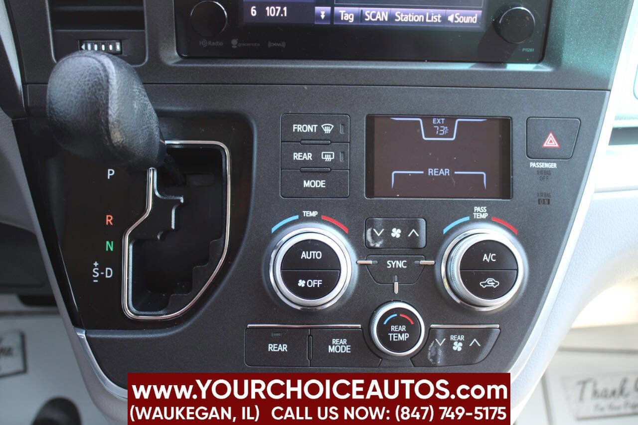 Used 2017 Toyota Sienna LE image 22