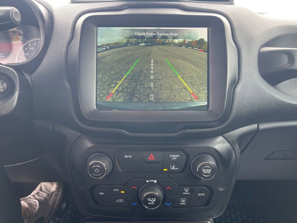 Used 2022 Jeep Renegade Latitude image 12