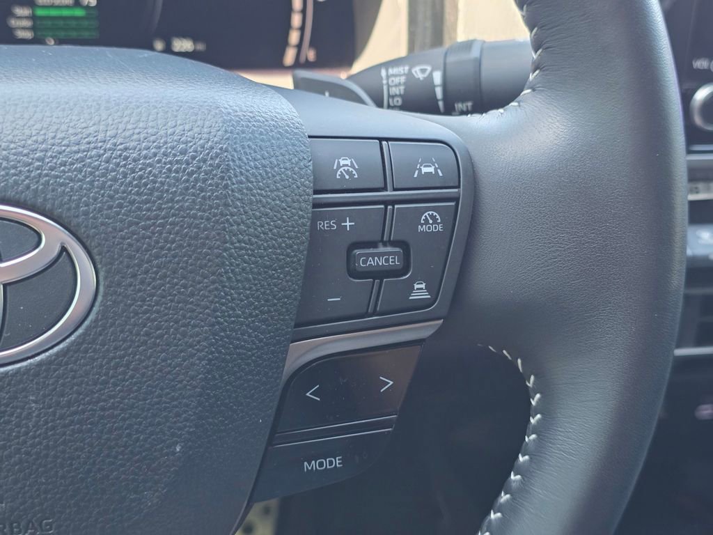 Used 2025 Toyota Camry SE FWD image 36