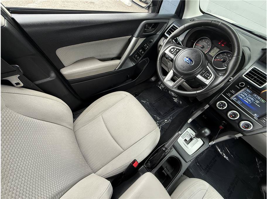 Used 2018 Subaru Forester 2.5i AWD/4WD image 9