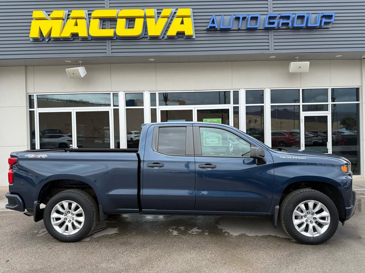 Used 2020 Chevrolet Silverado 1500 Custom w/ Custom Value Package AWD/4WD image 1