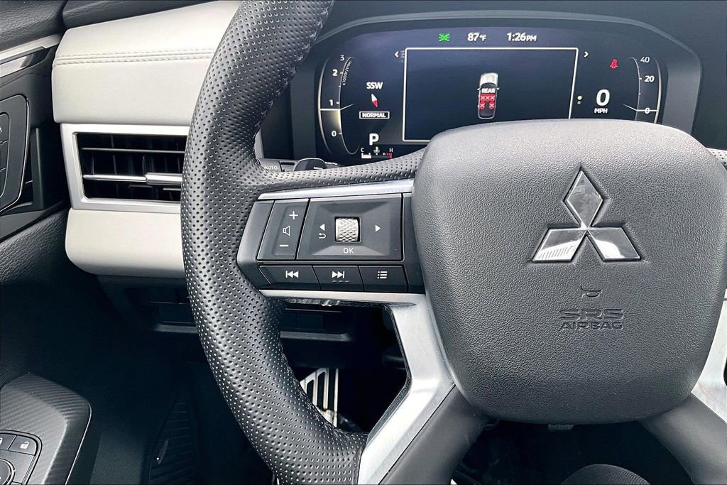 Used 2025 Mitsubishi Outlander SEL FWD image 11