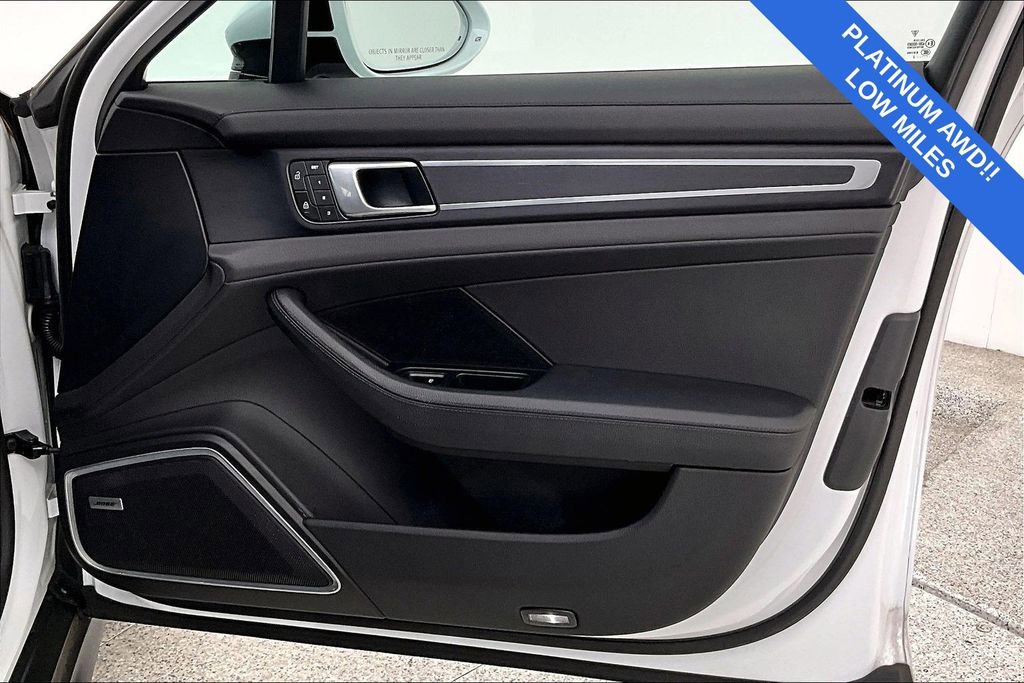 Used 2022 Porsche Panamera Platinum Edition image 23