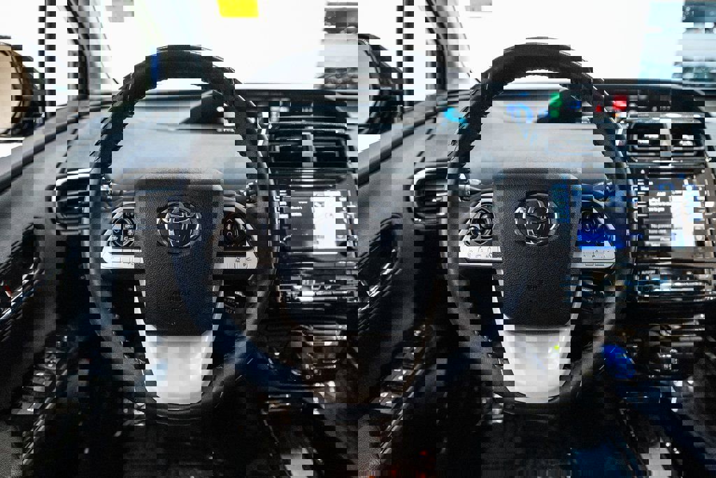 Used 2017 Toyota Prius Three image 27