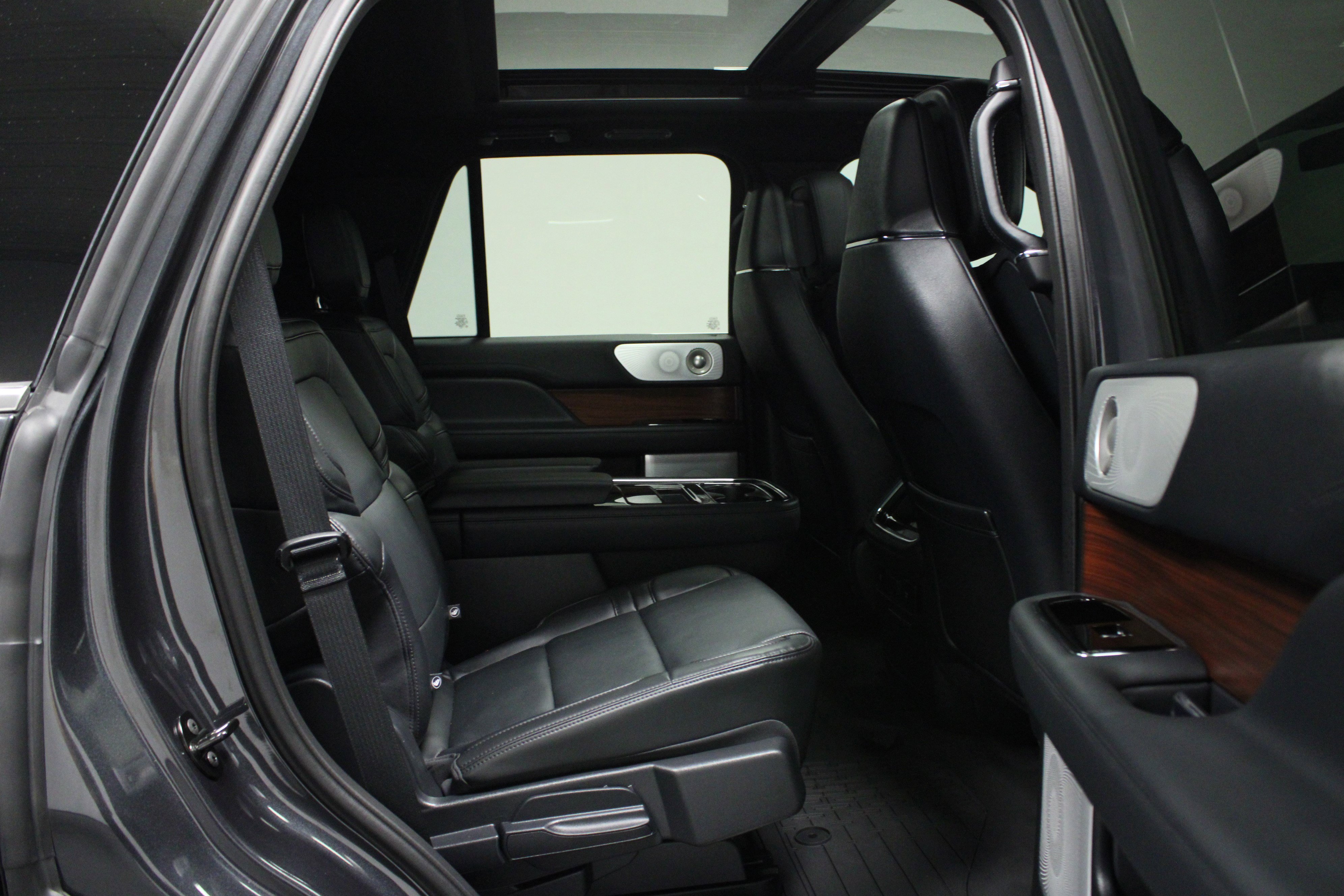 Used 2024 Lincoln Navigator Reserve w/ Equipment Group 201A image 15