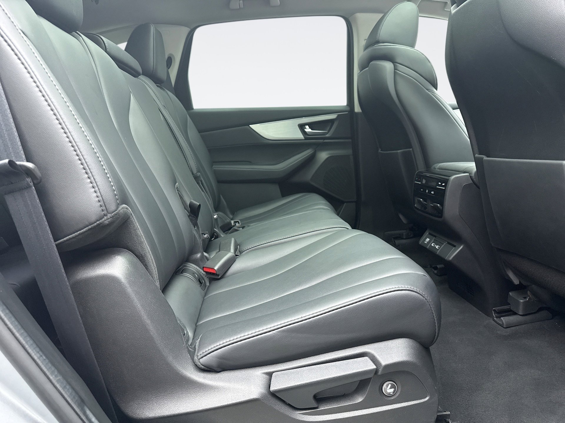 Used 2023 Acura MDX SH-AWD image 19