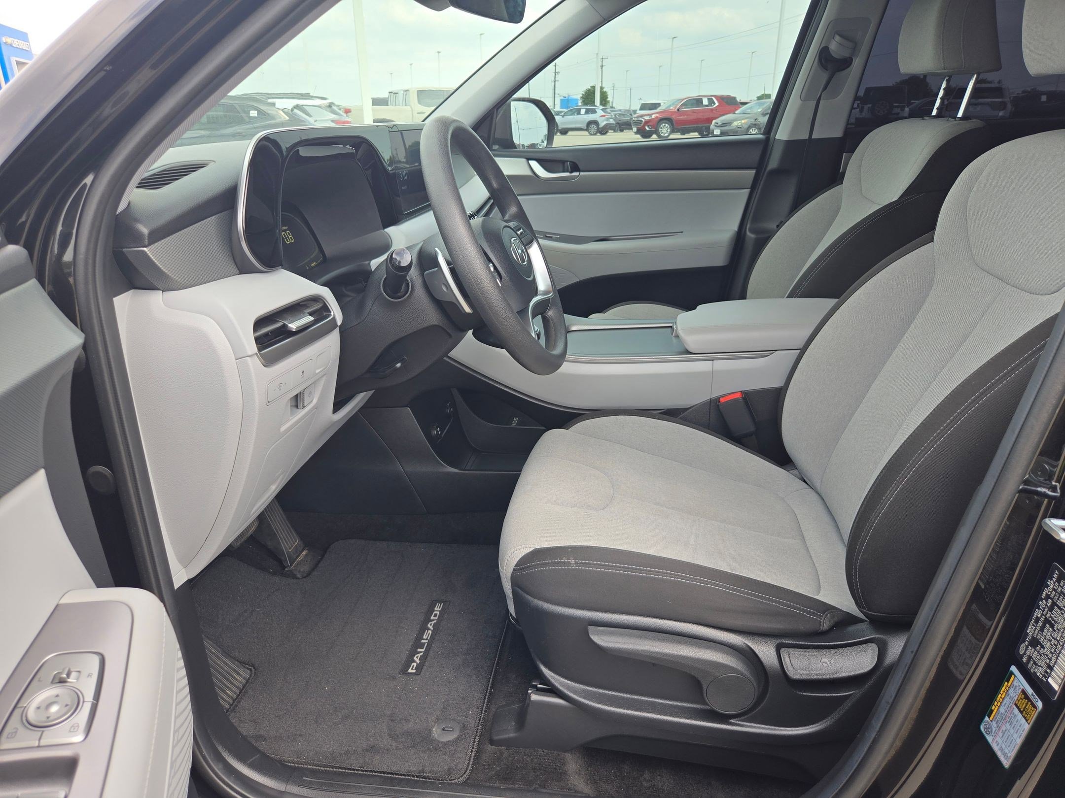 Used 2025 Hyundai Palisade SE image 9