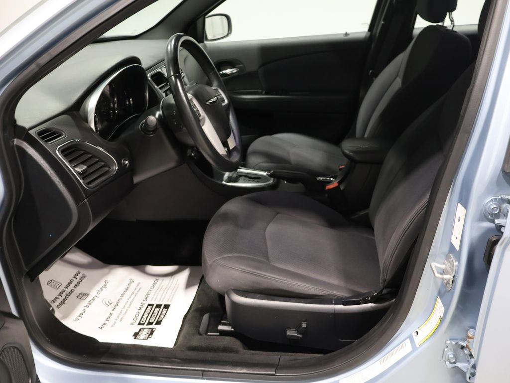 Used 2013 Chrysler 200 Touring w/ S Exterior Appearance Pkg image 9