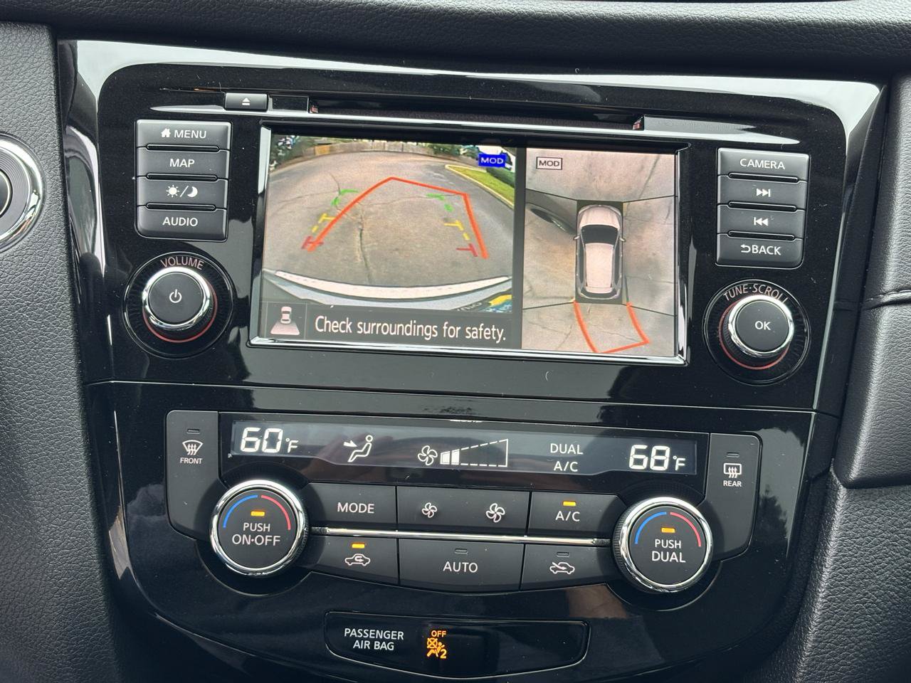Used 2018 Nissan Rogue SV w/ Sun & Sound Touring Package AWD/4WD image 28