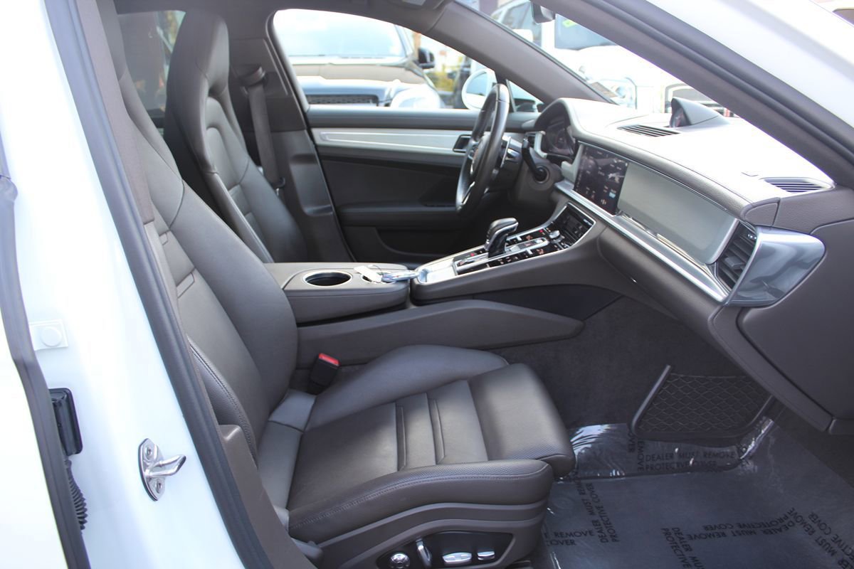 Used 2018 Porsche Panamera 4 image 24