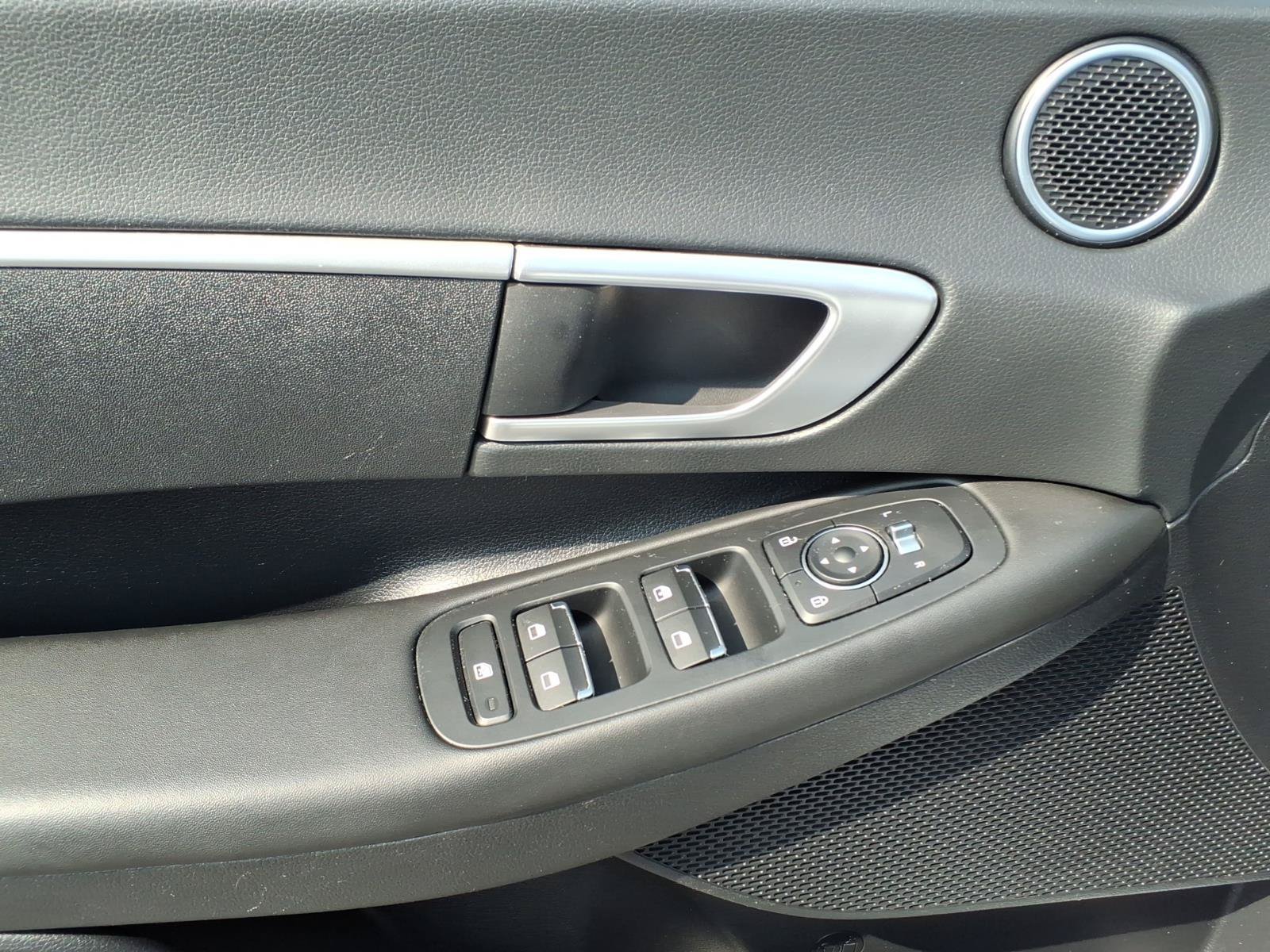 Certified 2023 Hyundai Sonata SE w/ Preferred Accessory Package FWD image 22