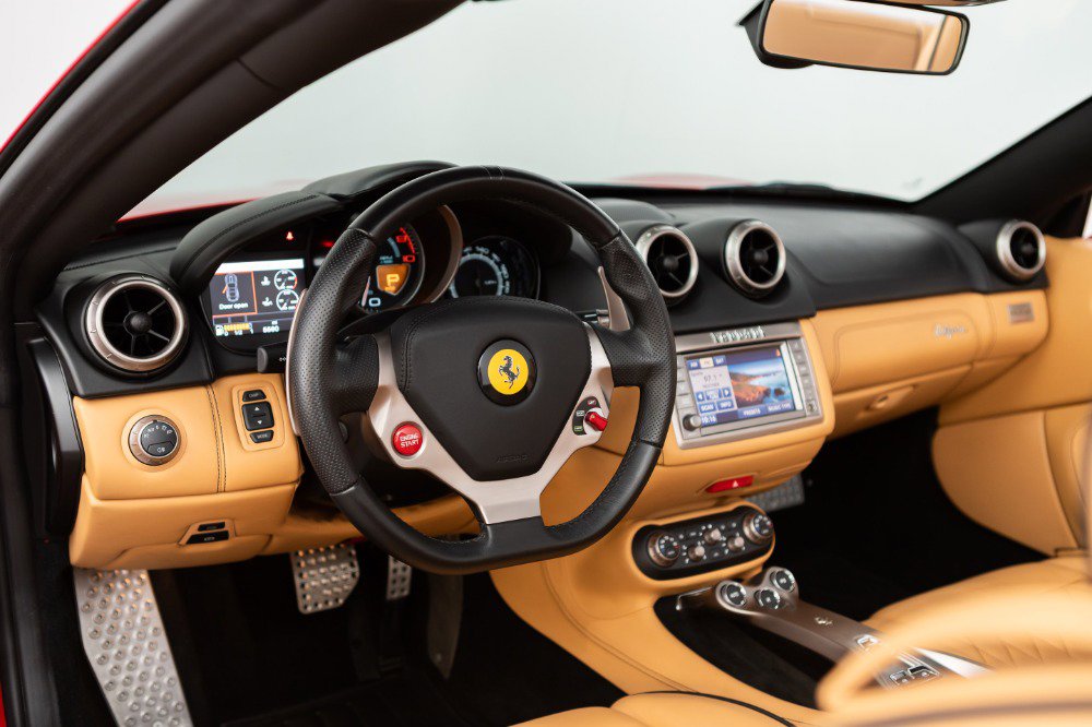 Used 2011 Ferrari California image 93