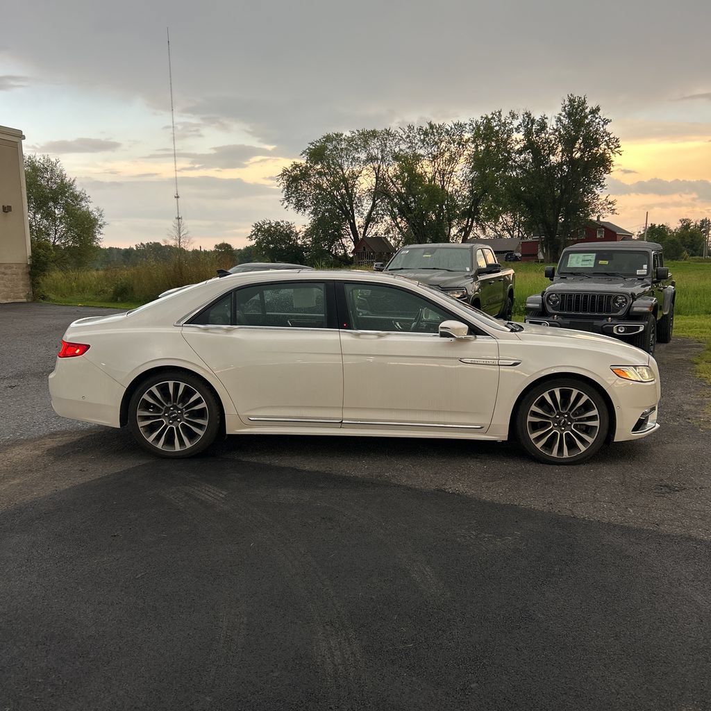 Used 2018 Lincoln Continental Reserve AWD/4WD image 7