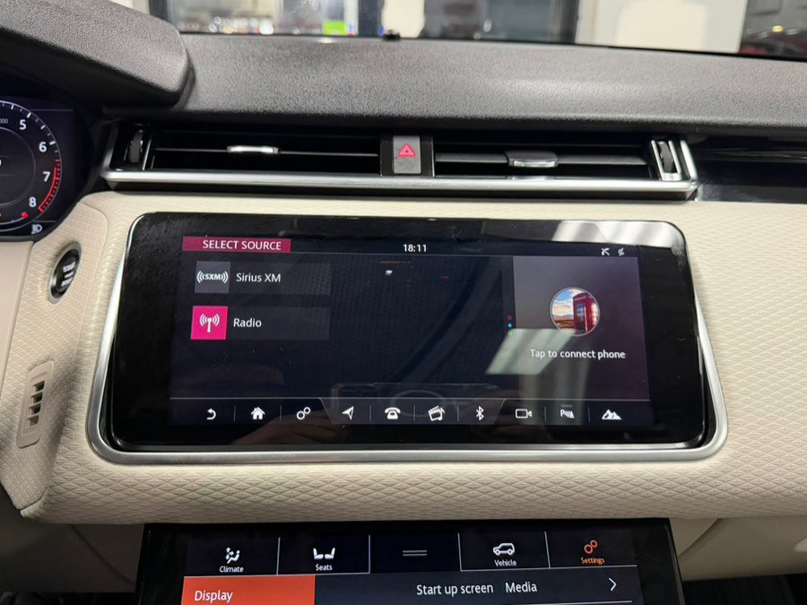 Used 2020 Land Rover Range Rover Velar R-Dynamic S AWD/4WD image 42