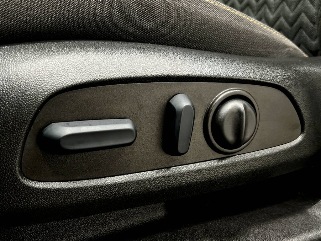 Used 2022 Chevrolet Equinox LT FWD image 16