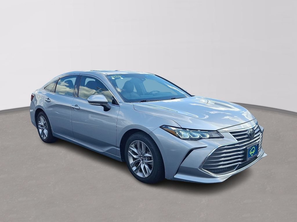 Used 2019 Toyota Avalon XLE w/ Moonroof Package FWD image 3