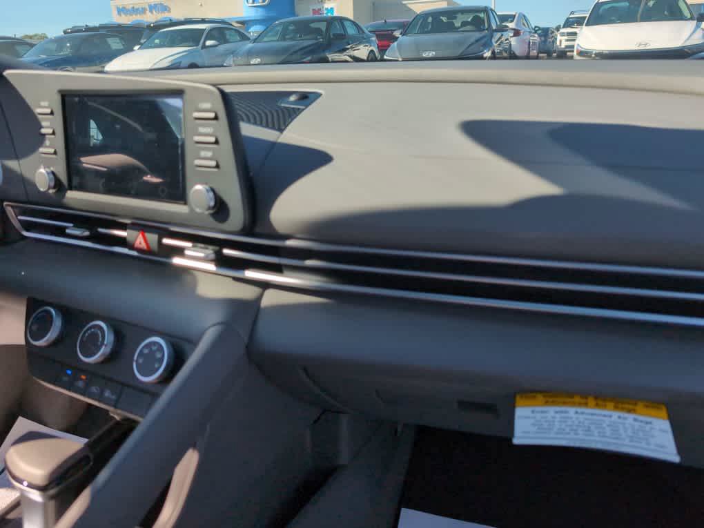 New 2026 Hyundai Elantra SE FWD image 23