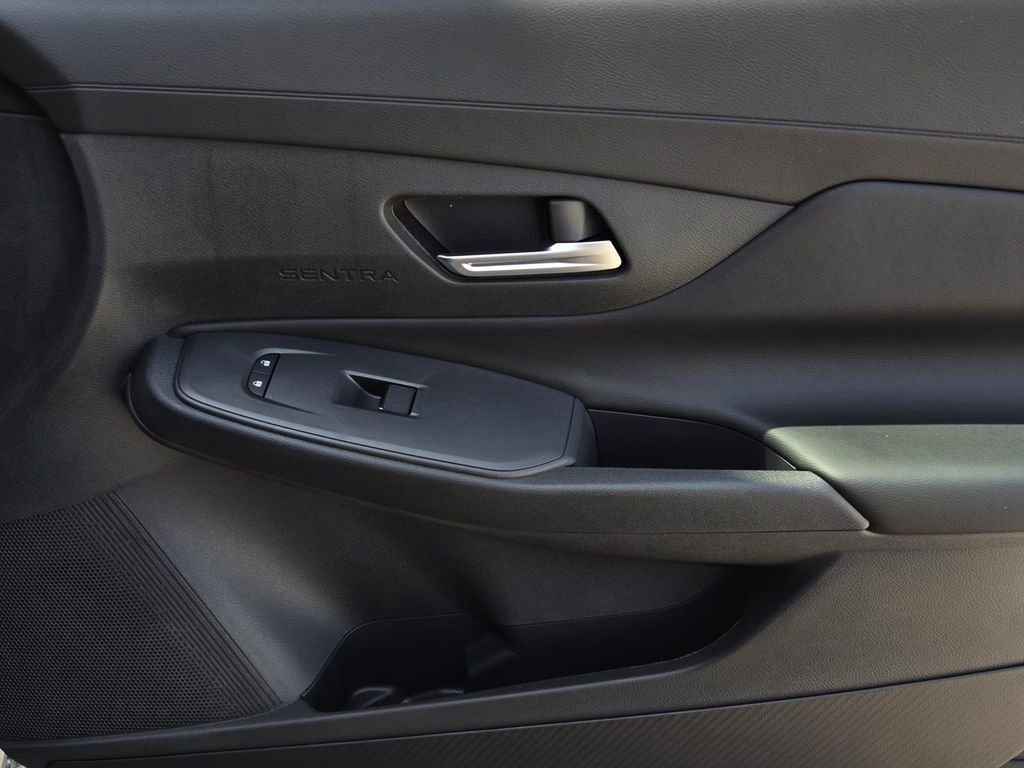 New 2026 Nissan Sentra SV w/ SV Convenience Package FWD image 8