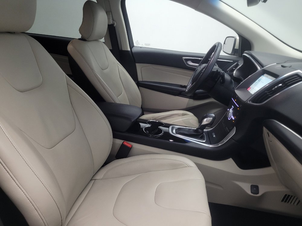 Used 2018 Ford Edge Titanium w/ Technology Package FWD image 21