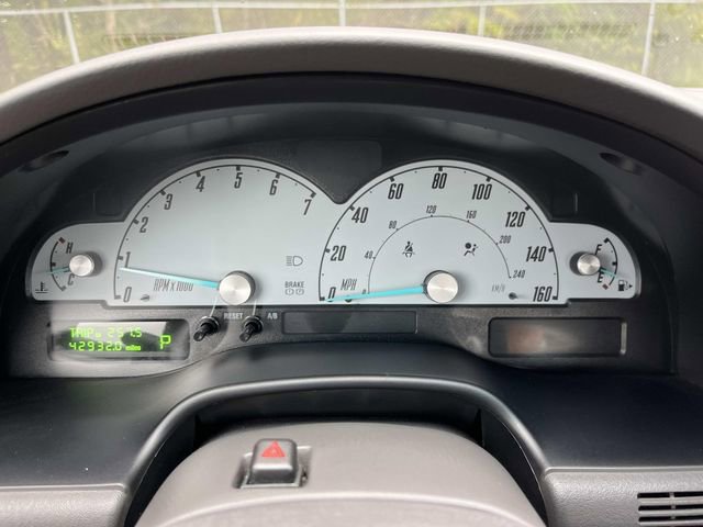 Used 2002 Ford Thunderbird image 26