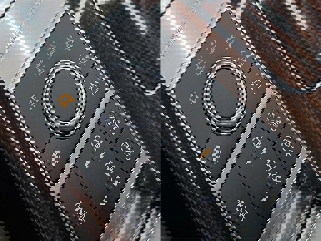 Used 2017 Land Rover Range Rover HSE image 25