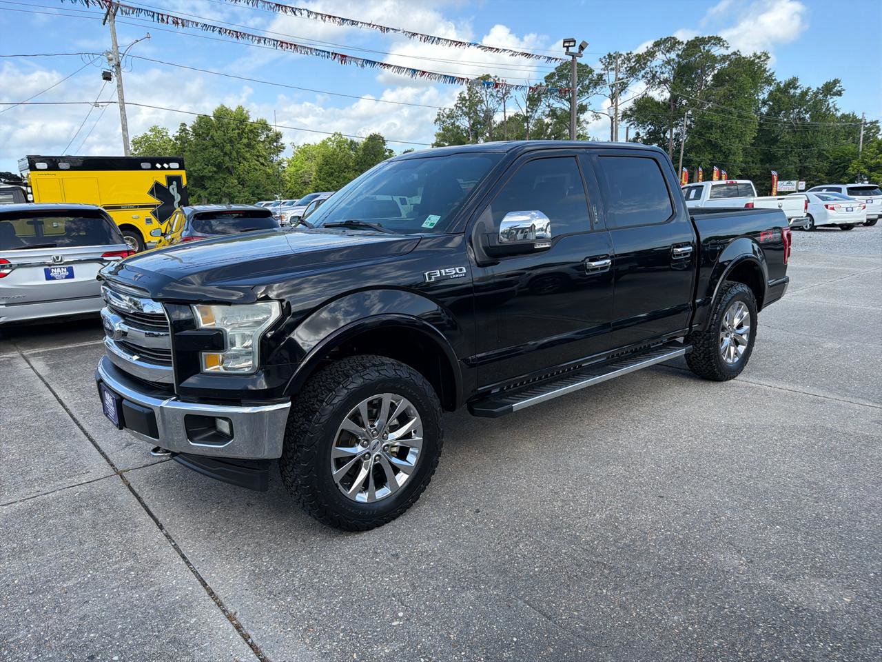 Used 2017 Ford F150 Lariat image 2