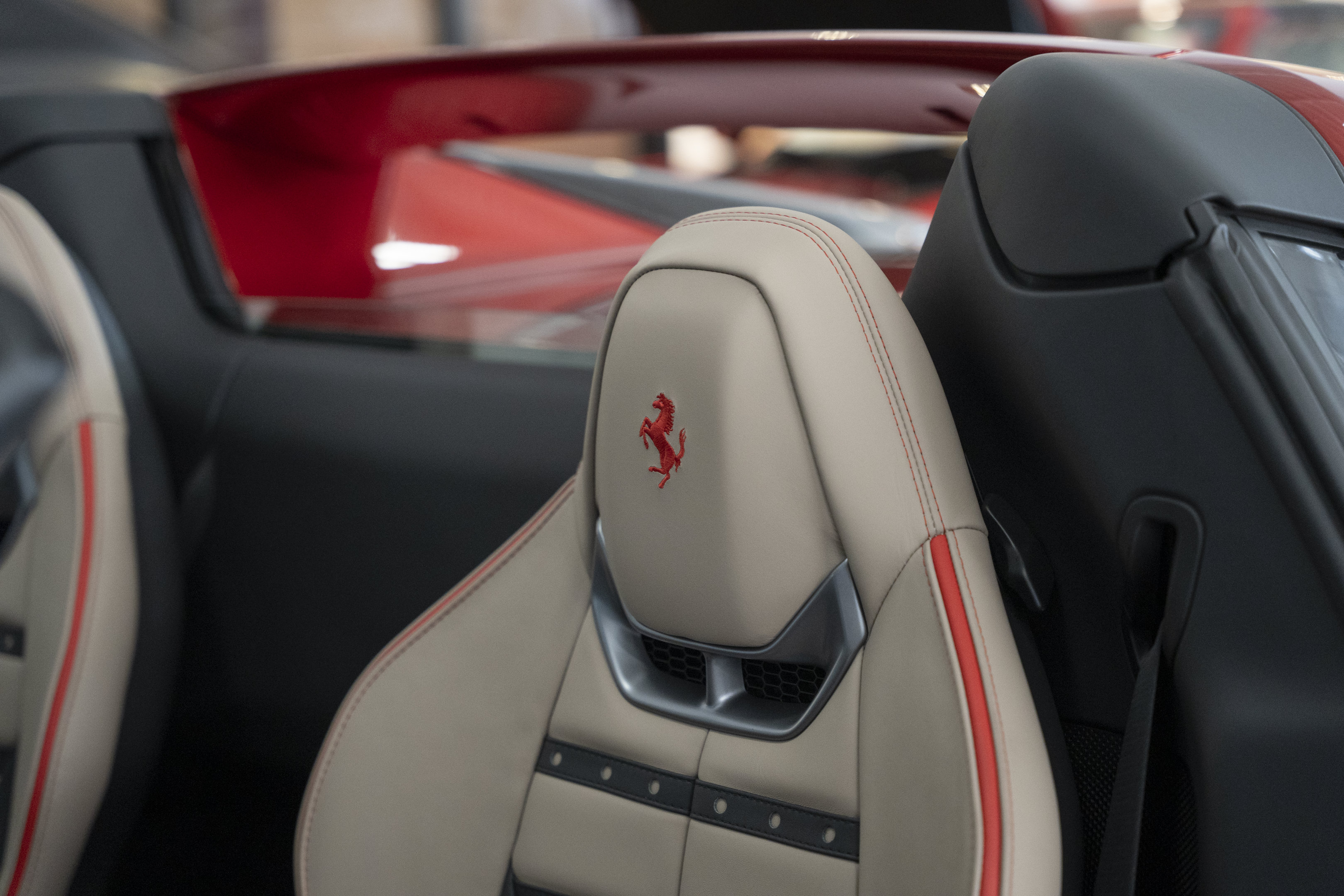 Used 2025 Ferrari 296 GTS RWD image 27