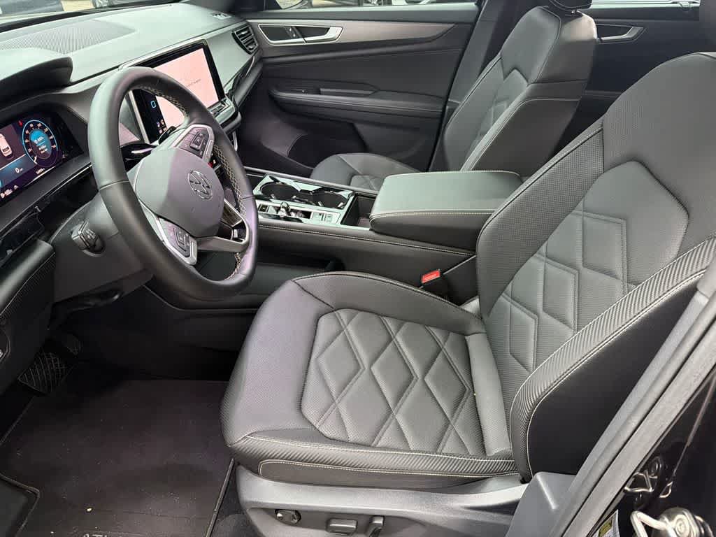 Used 2024 Volkswagen Atlas Cross Sport SE FWD image 9